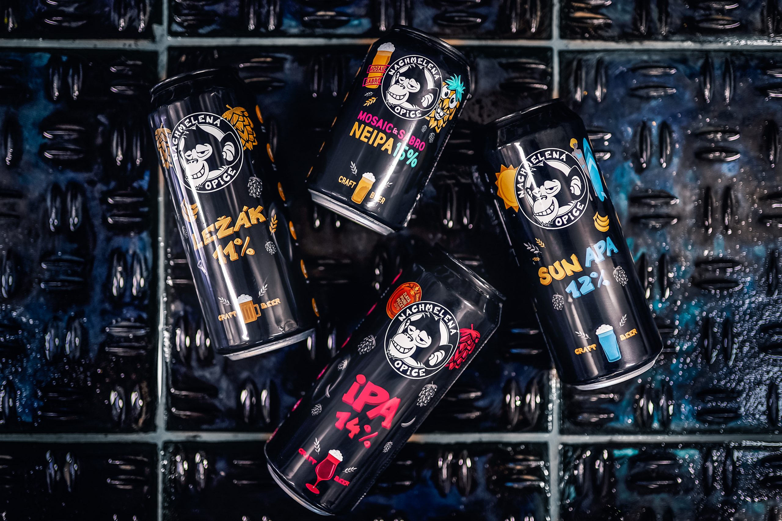 první stáčení Opice do plechovek